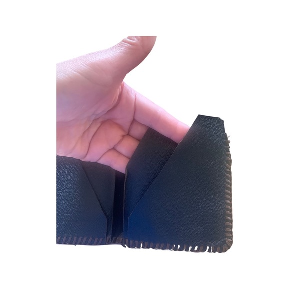 Vintage hand tooled leather notebook cover/passport holder - Picture 6 of 13